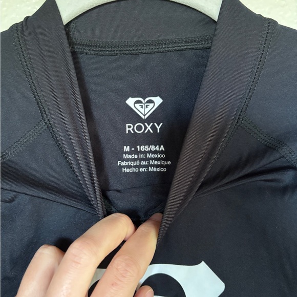 Roxy Black Rash Guard - Picture 2 of 3